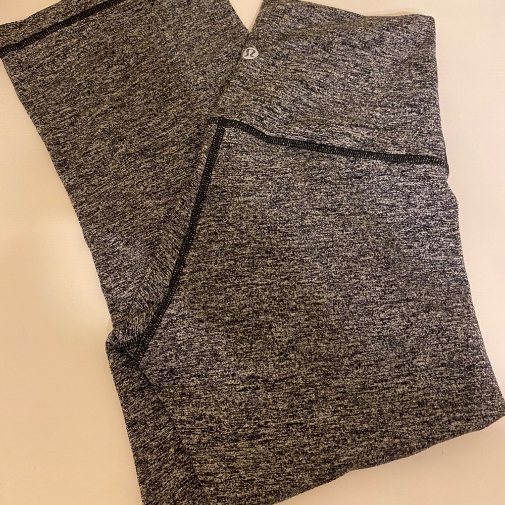 Lululemon align crop 23” size 6